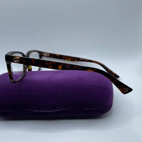 NWOT! Gucci unisex optical frames. Tortoiseshell frames with gold logo.